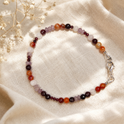 Amber Flame – handgefertigtes Edelsteinarmband: roter Achat und Granat