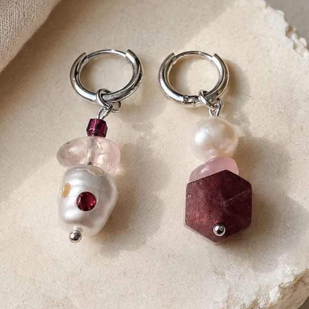 Asymmetrische Ohrringe Sea Wishper Florenz mit Rosenquarz, Süßwasserperlen und Granat – handgefertigter Edelsteinschmuck von BE-Youniq