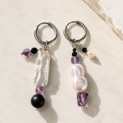 Asymmetrische Ohrringe mit Onyx, Süßwasserperlen und Amethyst – handgefertigt, BE.Youniq
