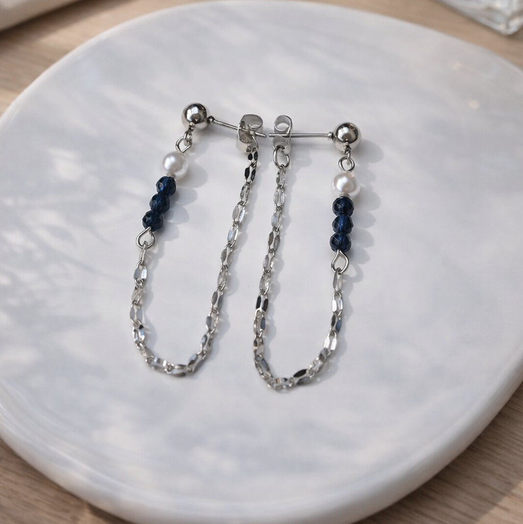 Edelstein Ohrringe Azure Flow – Blauer Spinell & Perlmutt, Unikat Schmuck handgefertigt