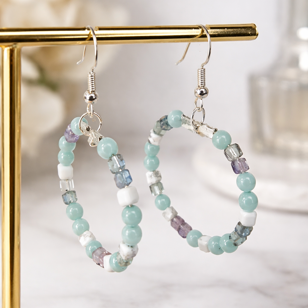 BE.Youniq Still Clarity Ohrringe – Edelsteine Amazonit, Fluorit und Howlit für innere Ruhe & Klarheit
