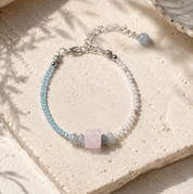 Edelstein-Armband Sea Breeze Mystic – natürliche Steine in Rosa, Weiß und Blau, handgefertigt