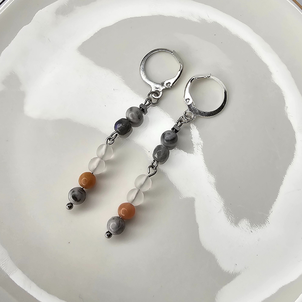 Edelstein Schmuck handgemacht – feine Ohrringe mit Süßwasserperlen