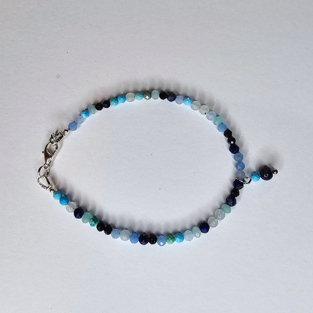 Zartes Edelsteinarmband mit echten Perlen von BE-Youniq