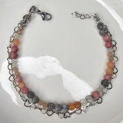 Handgefertigtes Armband Heart of Calm: Labradorit, Rhodonit und Mondstein
