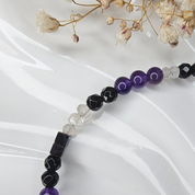 Midnight Aura – feines Armband mit echten Edelsteinperlen: Amethyst, Hämatit und Onyx