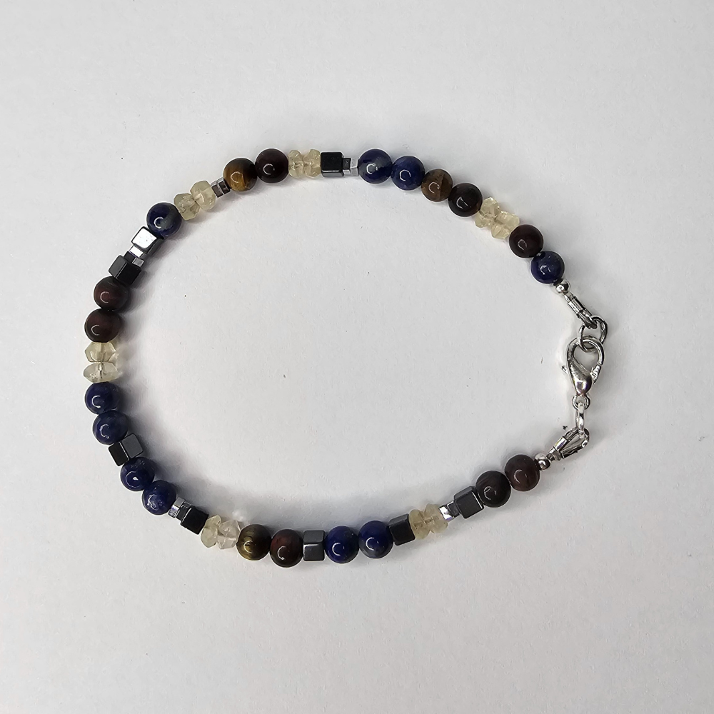 Zartes Edelsteinarmband mit echten Perlen von BE-Youniq