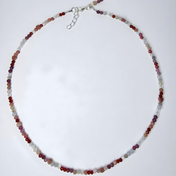 Handgefertigter Edelstein-Choker – filigrane Halskette, die deine natürliche Ausstrahlung im Alltag und zu besonderen Anlässen unterstreicht.