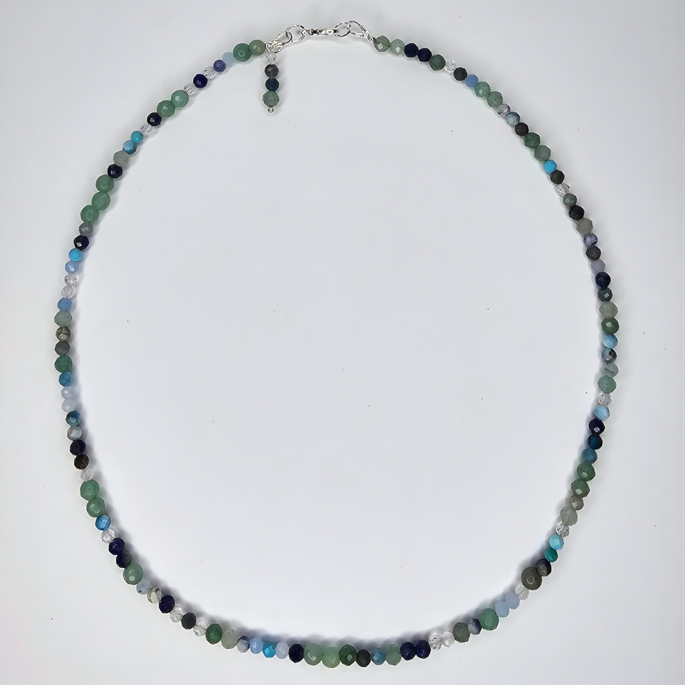 Handgefertigter Edelstein-Choker – filigrane Halskette, die deine natürliche Ausstrahlung im Alltag und zu besonderen Anlässen unterstreicht.