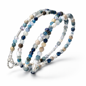 2-in-1 Edelsteinschmuck mit Geburtsstein – handgefertigt als Halskette oder Wickelarmband. Unterstützt Klarheit, Fokus und harmonische Energie im Alltag.