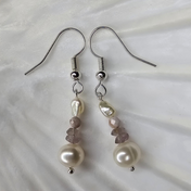 Handgefertigte Ohrringe aus echten Edelsteinen und Süßwasserperlen – BE-YOUNIQ Design