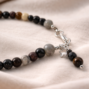 Handgefertigtes Armband Dark Earth Fusion: Onyx, Granat und Tigerauge