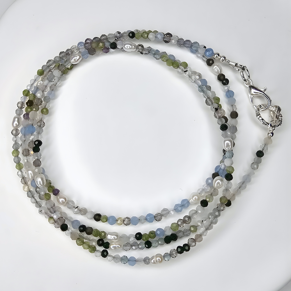 Feine Edelsteinkette mit Mondstein, Fluorit und Bergkristall