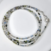 Feine Edelsteinkette mit Mondstein, Fluorit und Bergkristall