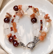 Golden Heart Energy – dreireihiges Statement-Armband: roter Achat, Rosenquarz und Süßwasserperlen