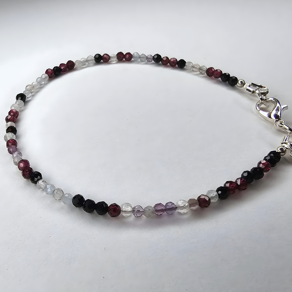 Edelsteinarmband mit Bedeutung – handgefertigter Energieschmuck für Damen