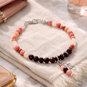 Edelsteinarmband Fire & Blossom: Rosenquarz, Rhodonit und Granat