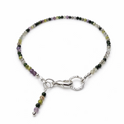 Handgefertigtes Edelsteinarmband mit Fluorit, grünem Sandstein, Peridot und weißem Mondstein – klar, elegant und harmonisch