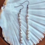 Grace Perlenohrringe lang – elegante Süßwasserperlen Damen Ohrringe