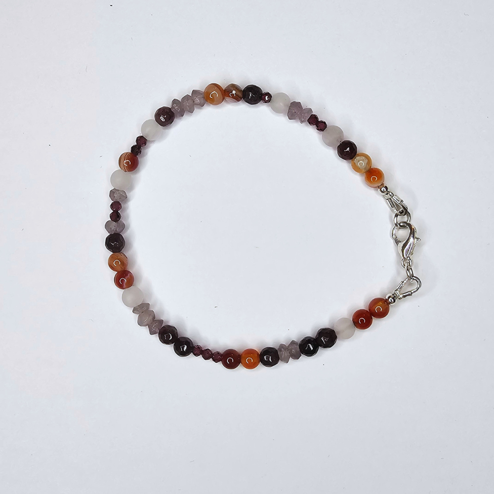 Granat Armband mit Rosenquarz & Amethyst – handgemacht
