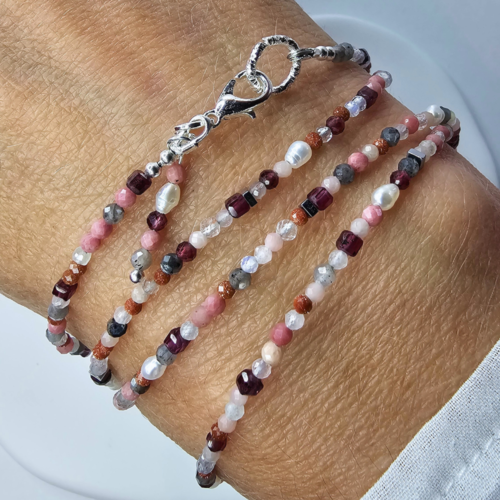 Handgefertigte 2-in-1 Edelsteinkette mit Granat, Morganit, Opal, Rhodonit, Hämatit und Süßwasserperlen