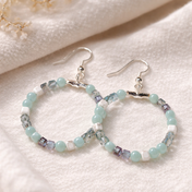 Handgefertigte Edelstein-Ohrringe mit Amazonit, Fluorit und Howlit – Still Clarity von BE.Youniq

