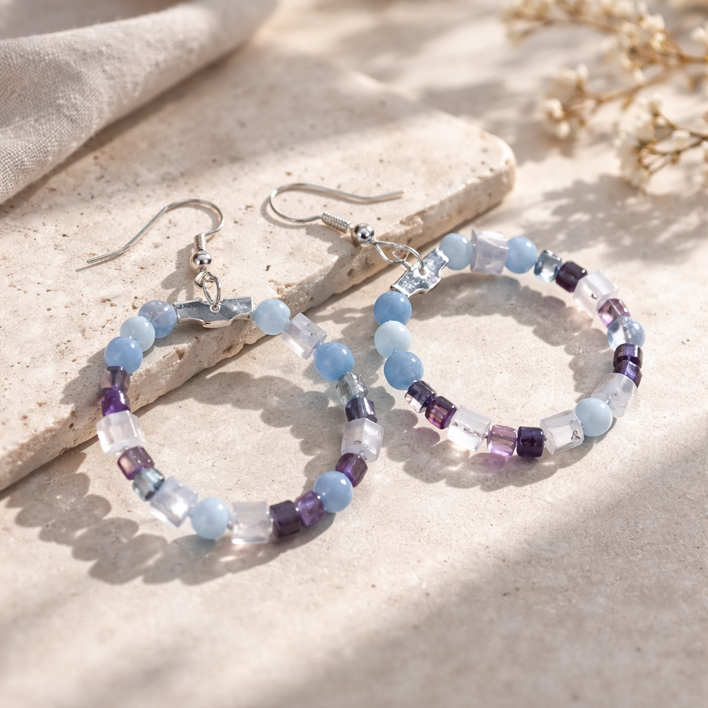 Handgefertigte Edelstein Ohrringe Pure Balance mit Aquamarin, Mondstein und Fluorit in Blau- und Weißtönen