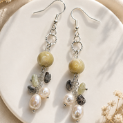 Handgefertigte Ohrringe mit Jade, Aquamarin, Labradorit und Süßwasserperlen – Mystic Earthlight von BE.Youniq