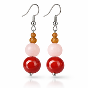 Handgefertigte Ohrringe mit Karneol, Rosenquarz und Mondstein. Warmes Rot, zartes Rosé, sanfter Schimmer – leicht & elegant.