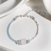 Handgefertigtes Armband mit Kunzit, Mondstein und Aquamarin – Sea Breeze Mystic von BE-Youniq
