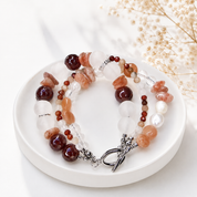 Golden Heart Energy – dreireihiges Statement-Armband: roter Achat, Rosenquarz und Süßwasserperlen