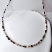 Handgefertigte 2-in-1 Edelsteinkette mit Granat, Morganit, Opal, Rhodonit, Hämatit und Süßwasserperlen