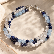 Quiet Mind – handgefertigtes Edelsteinarmband: Lapislazuli, Aquamarin und Mondstein sowie weitere Edelsteine