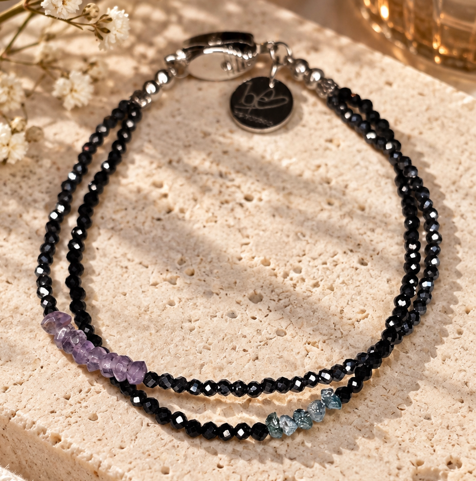 Blaues Rohdiamant Armband Indigo Muse von BE-Youniq, handgefertigt in Österreich
