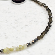 Raw Diamond Golden Moss – Gelbe Rohdiamanten, Peridot, Kaffeeachat & Pyrit